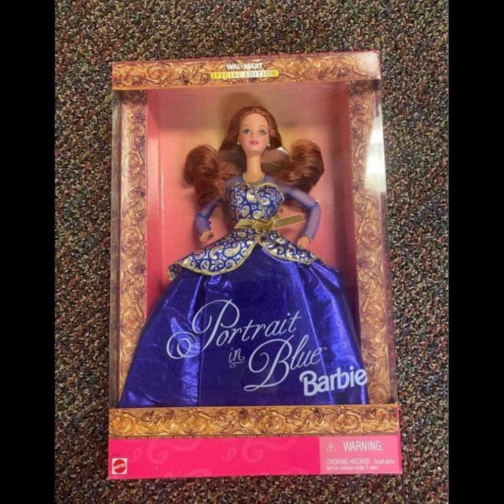 Portrait in blue Barbie